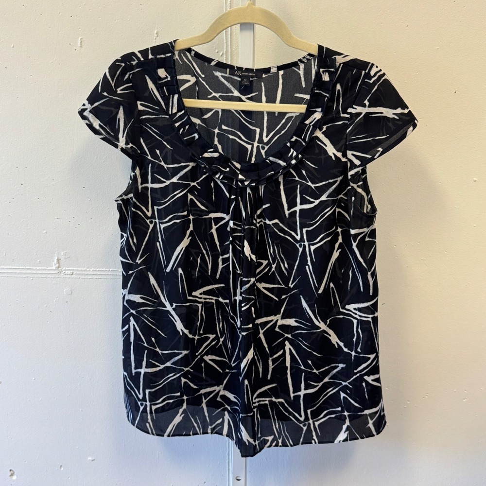 Anne Klein Navy Blue White Abstract Print Pleated Scoop Neck Cap Sleeve Blouse M